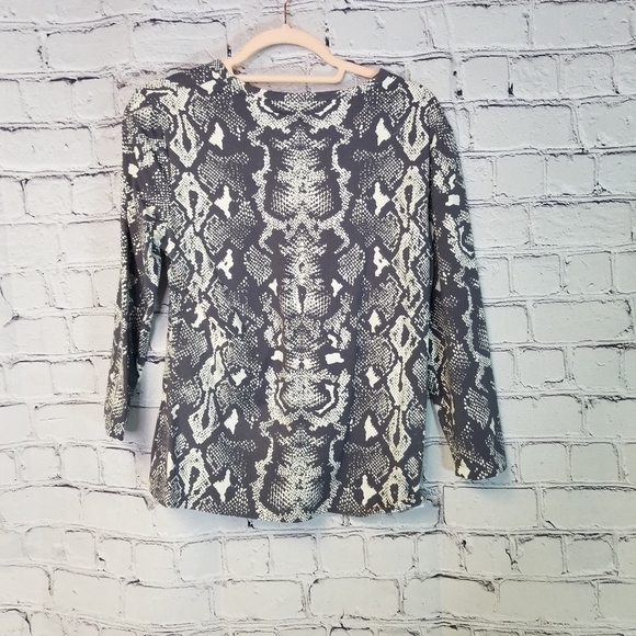 J. McLaughlin Catalina Cloth snakeprint top - Picture 6 of 6